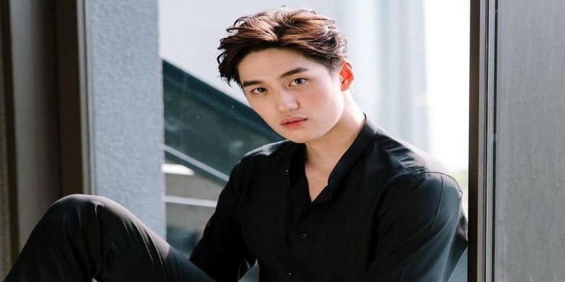 Trình độ học vấn của Hoàng Tùng